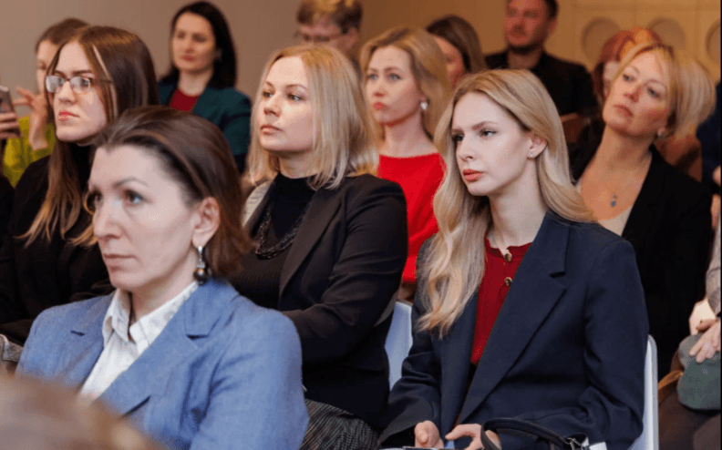 _Tet_photo_audience_1.png