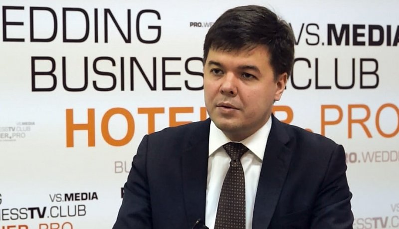 Павел Ельников / DLA Piper: Про английское право в договорах с международными брендами, риски и гарантии управляющих компаний и инвестиционные перспективы.